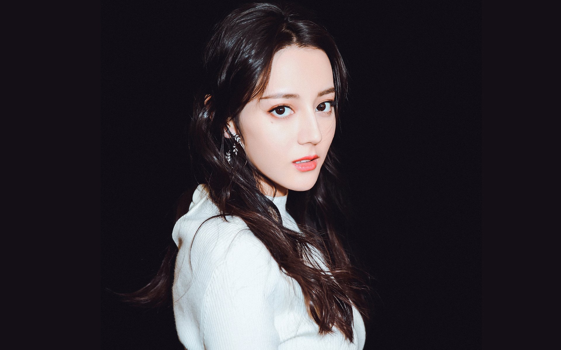 开云体育在线赛事直播-“健力赛事：高新体育中心举重场上演重磅对决，纪录挑战不断”